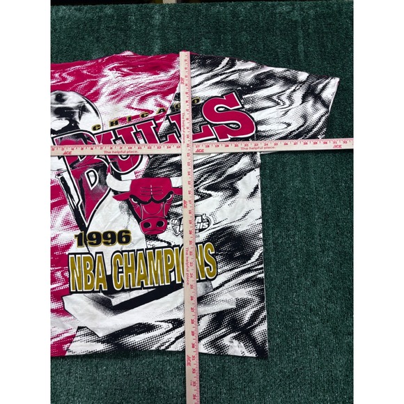 Chicago Bulls 1996 NBA Champions All Over Print T Shirt XL Miro Classics - Picture 6 of 6